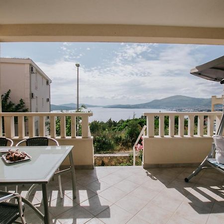Apartamento Apartman Sunny Trogir Exterior foto