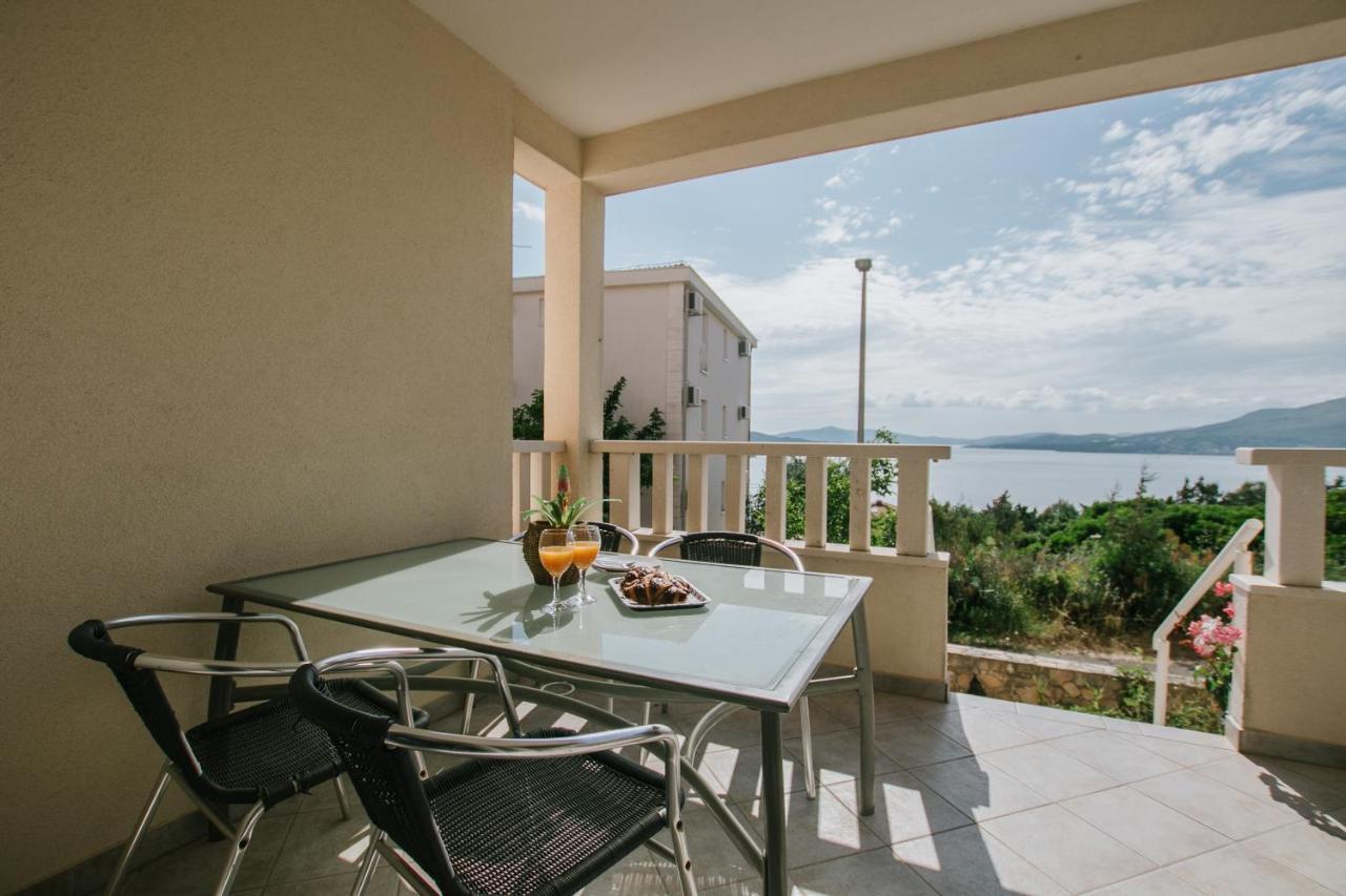 Apartamento Apartman Sunny Trogir Exterior foto