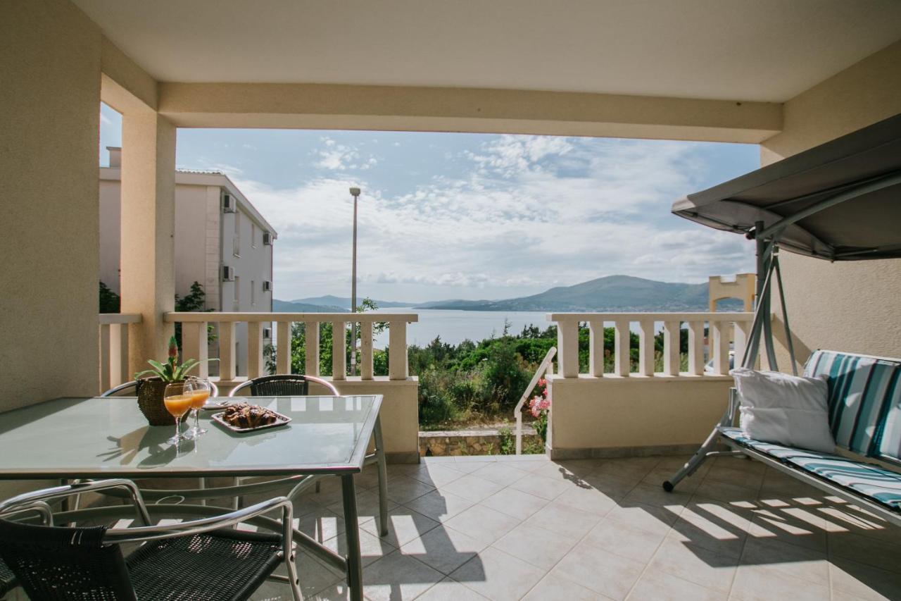 Apartamento Apartman Sunny Trogir Exterior foto